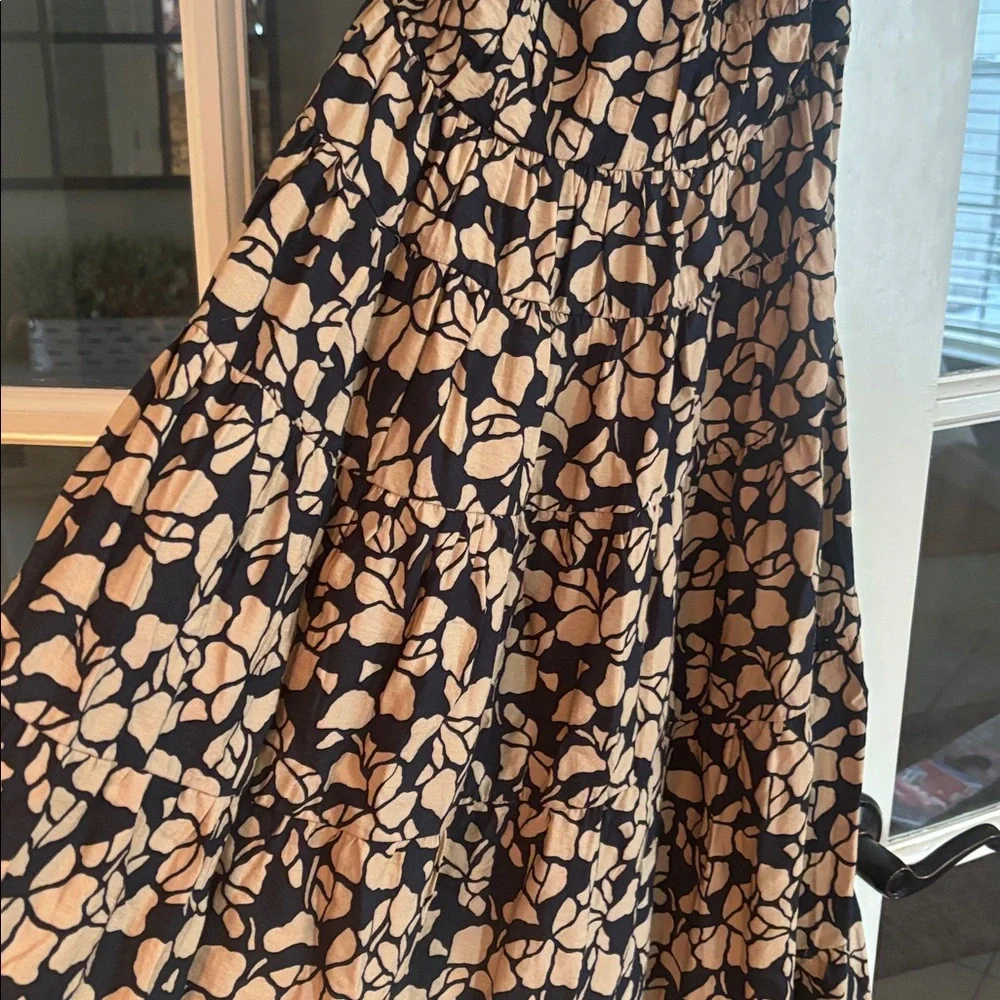 Size XS petite Abercrombie and Fitch Black and Cream Patterned Dress - Pockets!